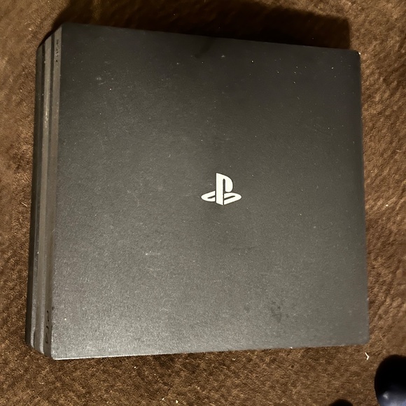 Sony Playstation 4 pro - Picture 2 of 2